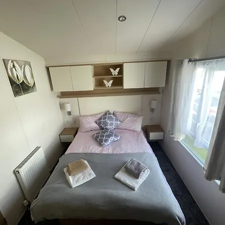 2 Bedroom Caravan, Edi Rita, Robin Hood, Pet Friendly Meliden Exterior photo