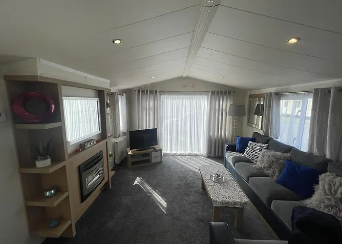 2 Bedroom Caravan, Edi Rita, Robin Hood, Pet Friendly