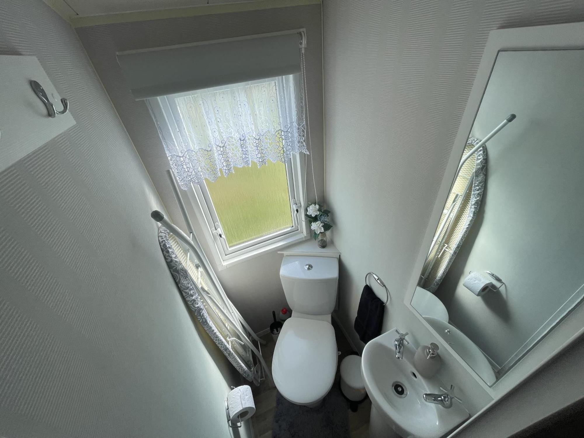2 Bedroom Caravan, Edi Rita, Robin Hood, Pet Friendly