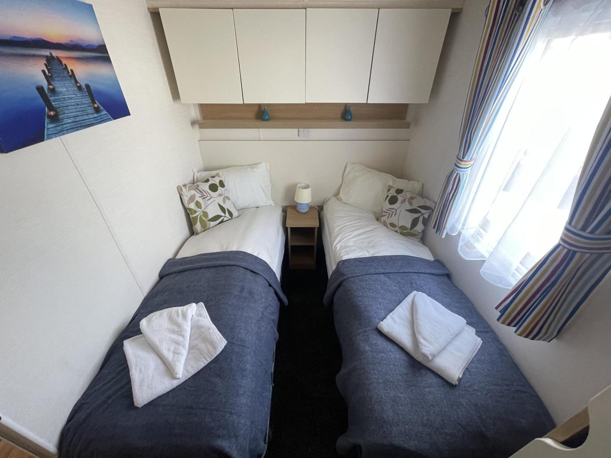2 Bedroom Caravan, Edi Rita, Robin Hood, Pet Friendly * Meliden