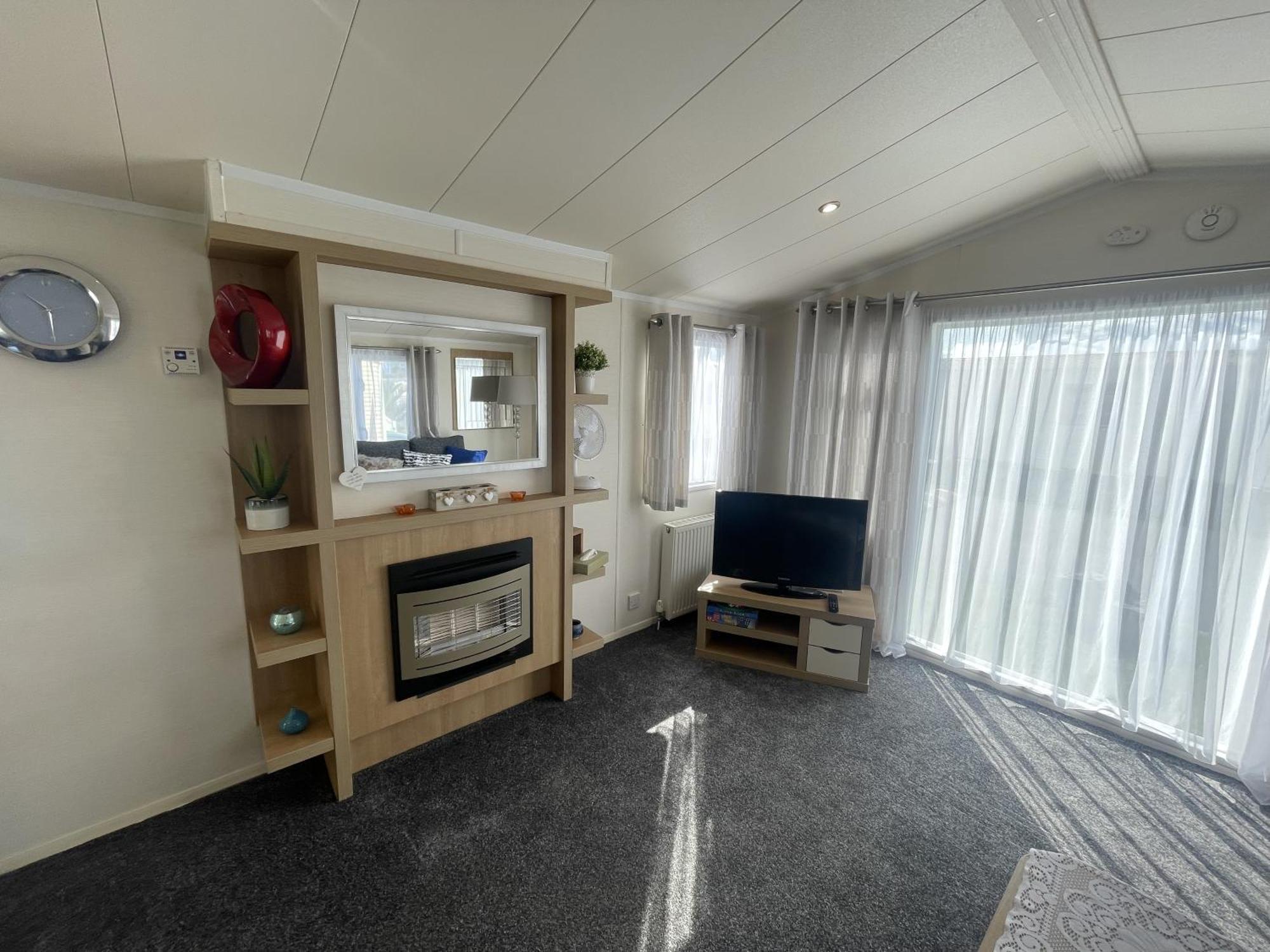 2 Bedroom Caravan, Edi Rita, Robin Hood, Pet Friendly