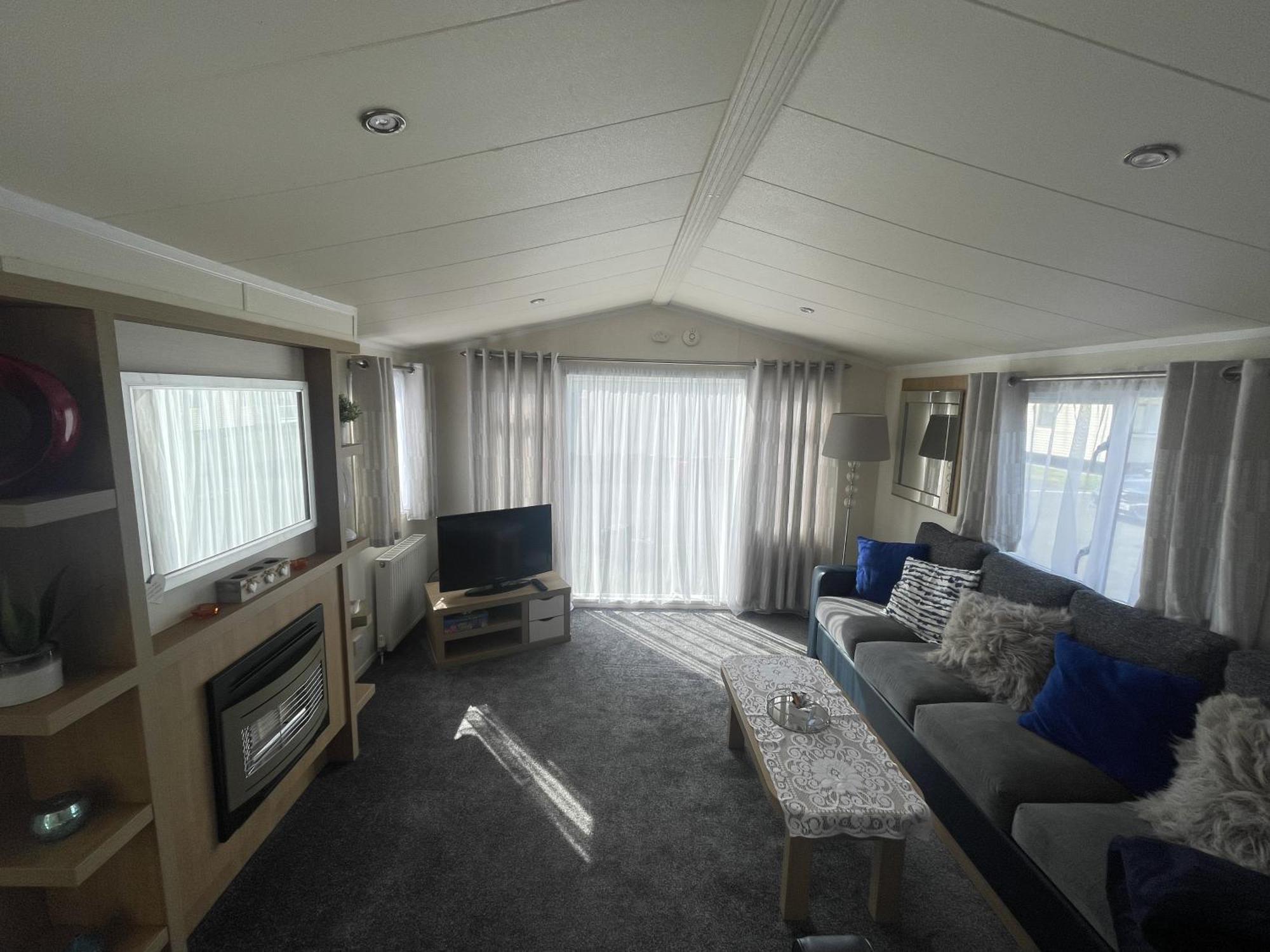 2 Bedroom Caravan, Edi Rita, Robin Hood, Pet Friendly * Meliden